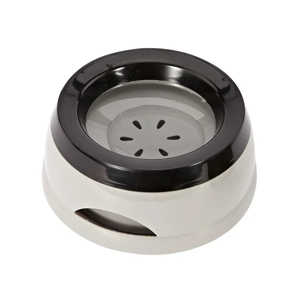 Innovative No-Spill Portable Dog Bowl - Keep Your Pets Hydrated and Mess-Free!